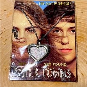 New Paper Towns may necklace